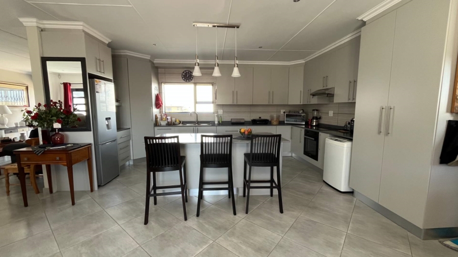2 Bedroom Property for Sale in Reebok Western Cape